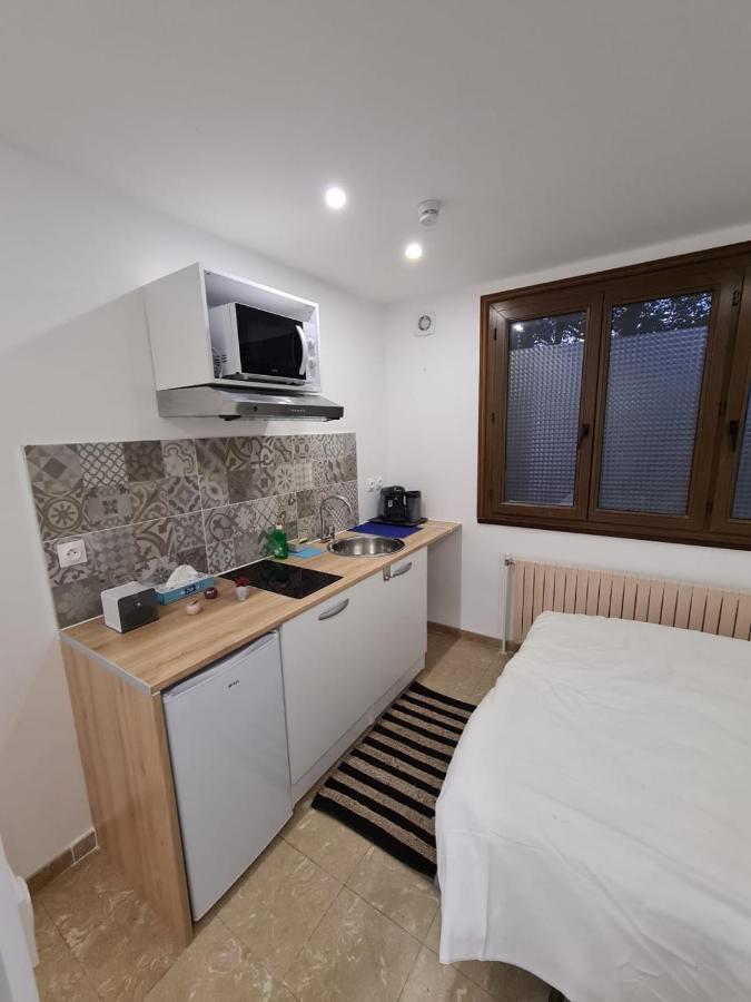 Studio Entierement Equipe Avec Veranda Commune Neuilly-sur-Marne Luaran gambar